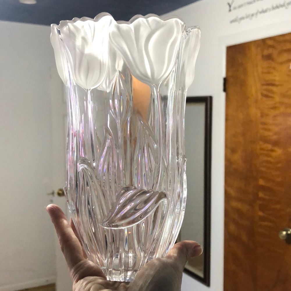 Retro Tulip🌷8” Vase